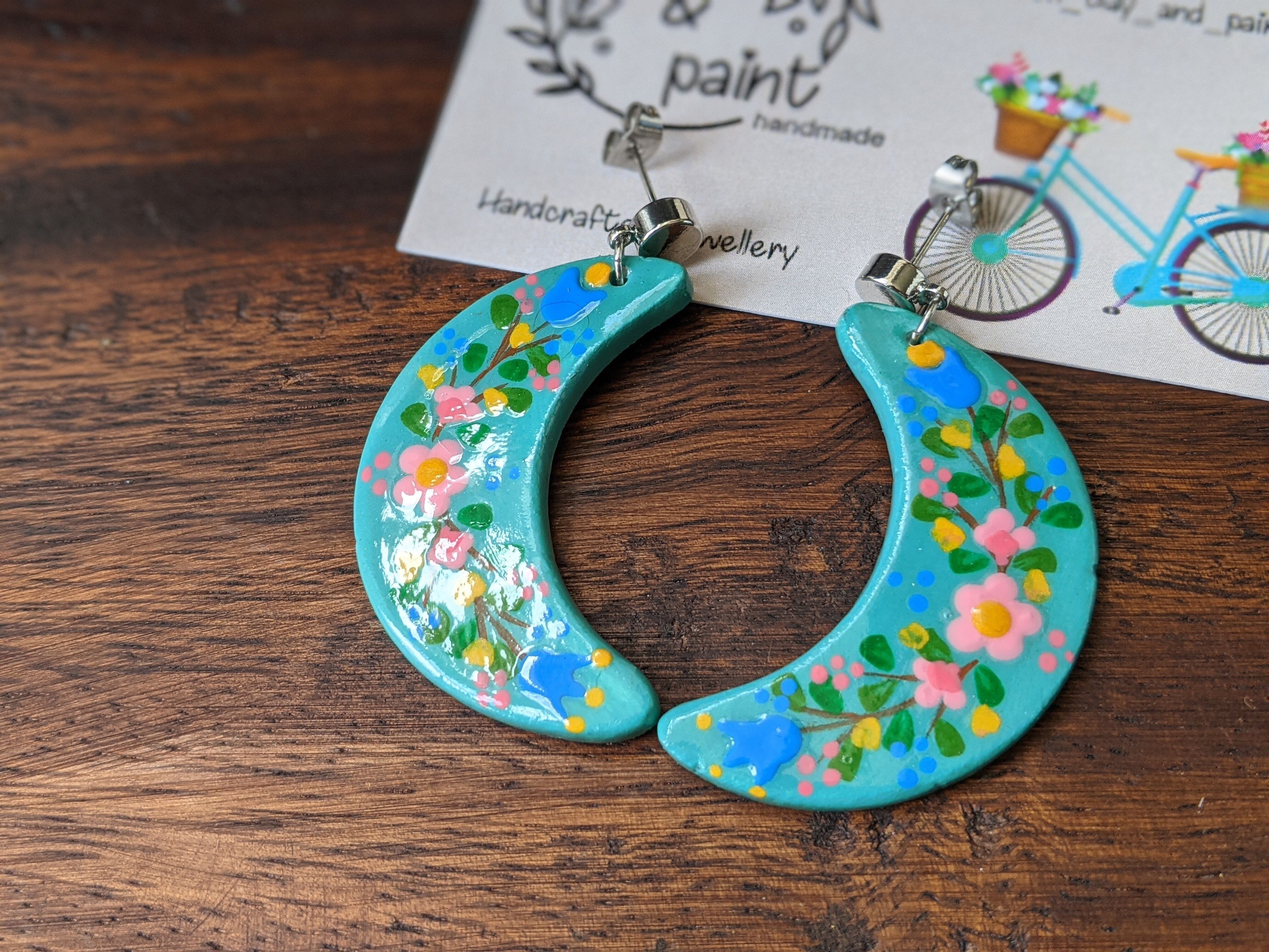 Pendientes de luna creciente floral verde, pendientes de fase lunar, pendientes celestiales