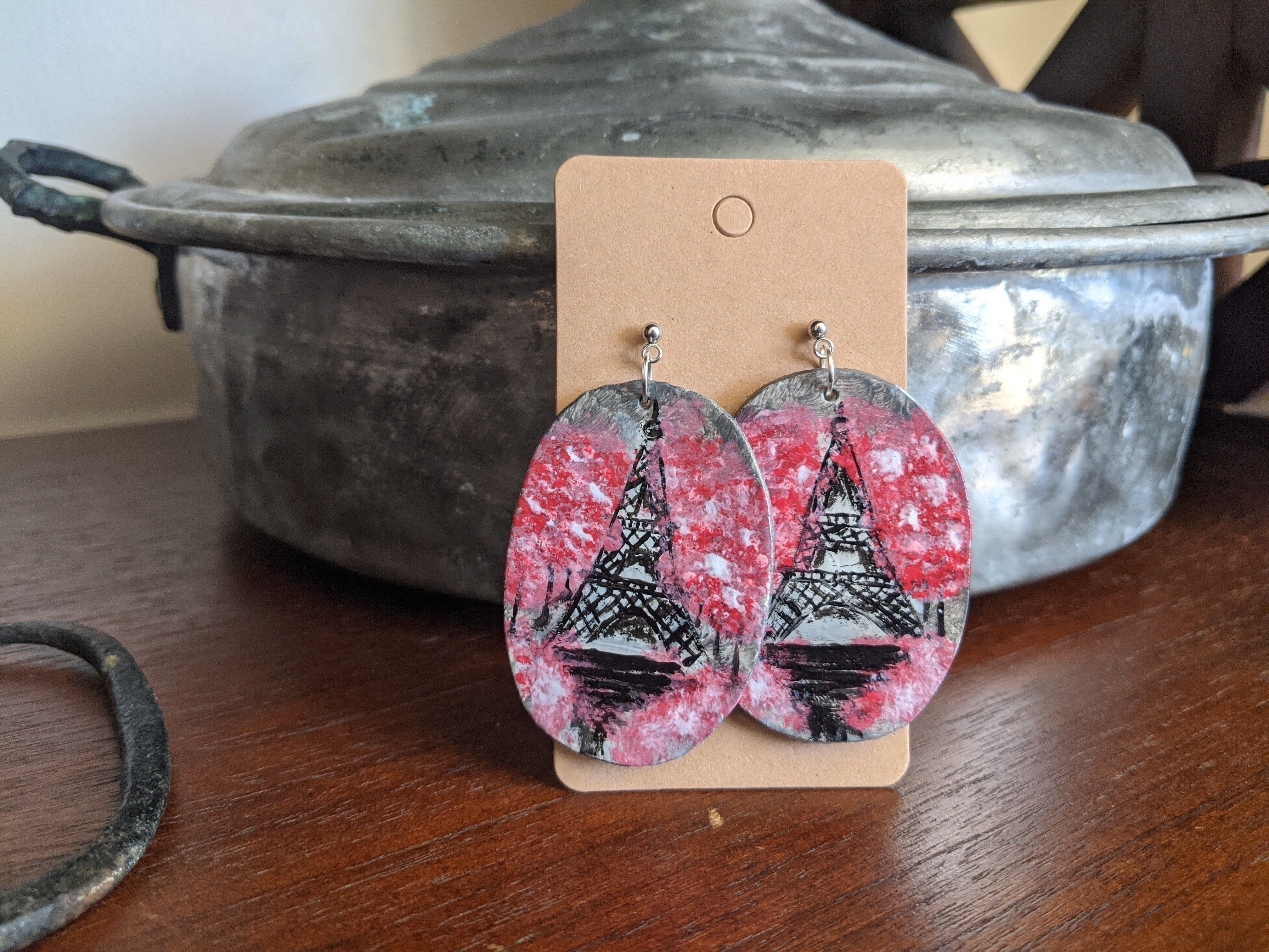 Orecchini dipinti a mano con scena di Parigi