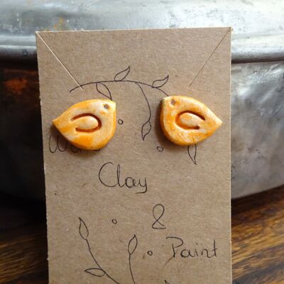Small birds clay stud earrings - orange