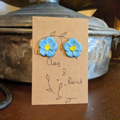 Forget-me-not flower studs, small floral clay studs - blue
