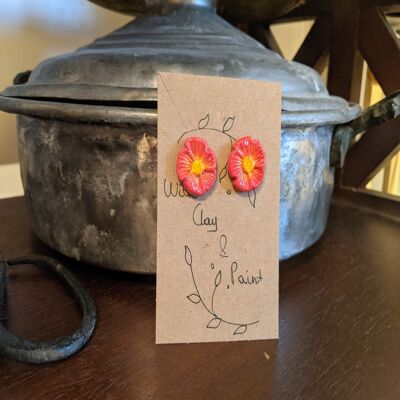 Forget-me-not flower studs, small floral clay studs - red