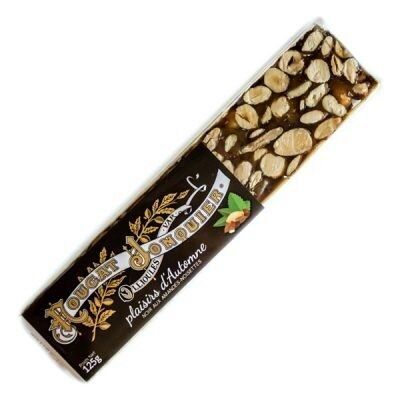 Soft black nougat with almond and hazelnut flavor