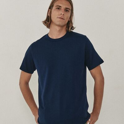 Le T-shirt bleu marine