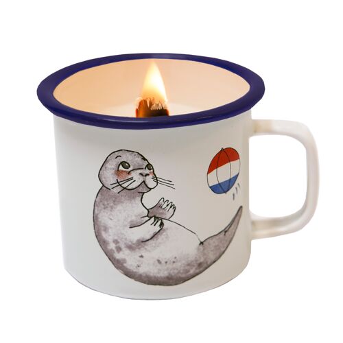 Lucky seal nl candle in a cup