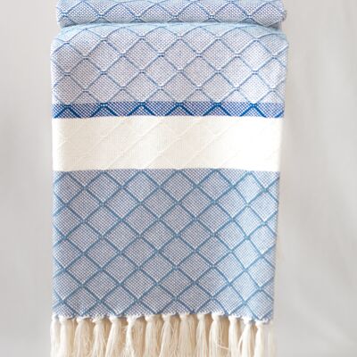 Plaid with a diamond pattern in light blue and light grey
