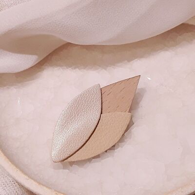 Ivory TULIP wedding brooch