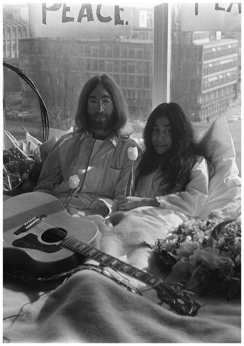 JOHN LENNON, YOKO ONO POSTER: Peace Photograph in Bed - A3