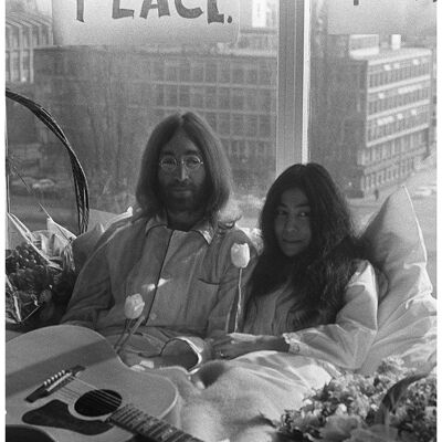 JOHN LENNON, YOKO ONO POSTER: Peace Photograph in Bed - 16 x 24"