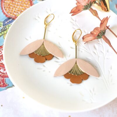 Ginkgo Flower earrings - light pink and caramel brown leather