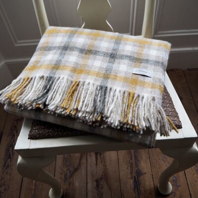 Hettie Eathorpe gold woollen throw