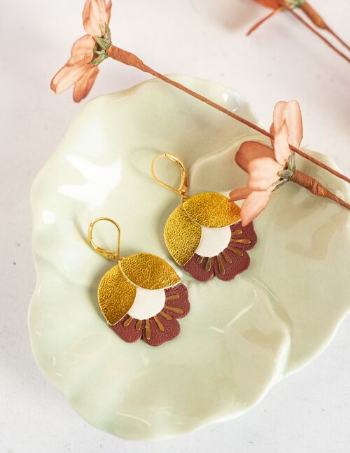 Boucles d'oreilles Fleur de Cerisier - cuir doré, blanc et rouge Bourgogne