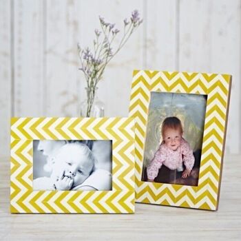 Cadre photo en bois de manguier Chevron jaune (image 7 x 5 pouces) 7