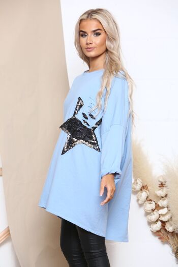 T-shirt beige oversize bleu avec logo étoile à sequins 2