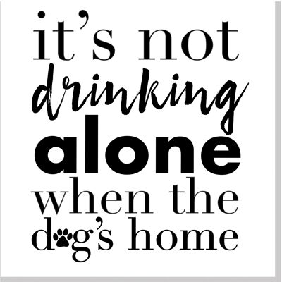 Quadratische Karte des allein trinkenden Hundes