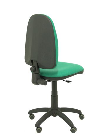 Chaise bali verte Ayna avec roulettes parquet 8
