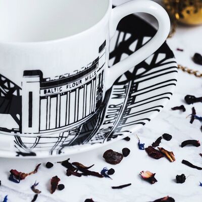 Taza de té y platillo Newcastle - Platillo decorado