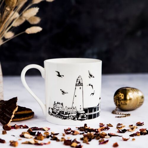 Whitley Bay Mug - without gold snowflakes