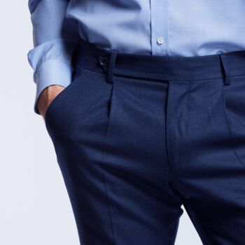 Pantalon en flanelle de merinos extensible avec pince bleu outremer 2