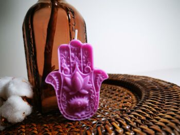 Bougie main Hamsa à la cire de soja | bougies végétaliennes et sans paraben | idées cadeaux de pendaison de crémaillère | cadeau pour elle | bougies artisanales spirituelles | Bougies décoratives parfumées - violet 3