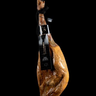Acorn-fed Iberian ham 100% Iberian breed - Pieces between 8,200 kg - 8,400 kg approx.