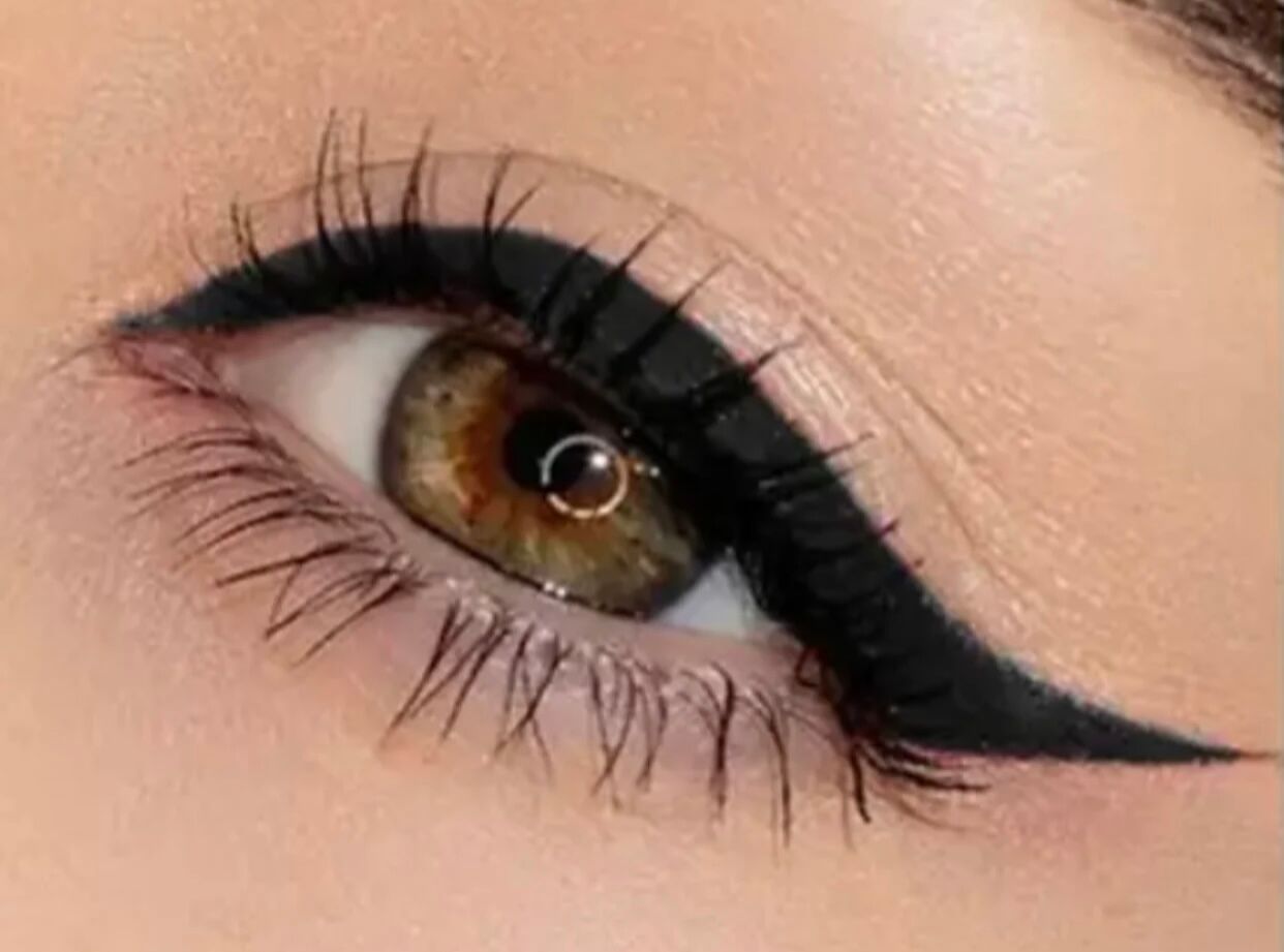 Black eyeliner