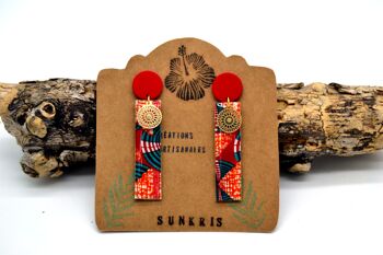 Boucles d'oreille en bois rectangulaires papier et résine wax africain rouge bleu or 3