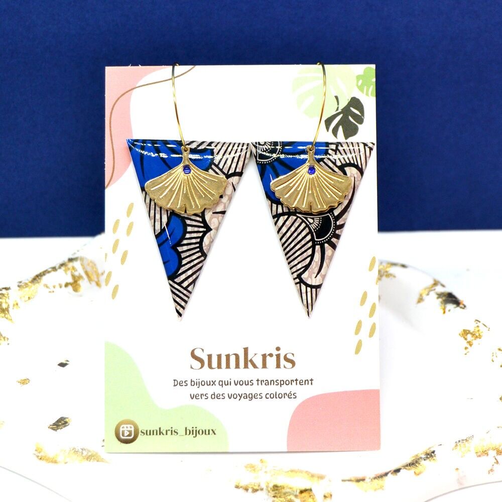 Ethnic triangle earrings paper resin wax African flower blue gilded with fine gold