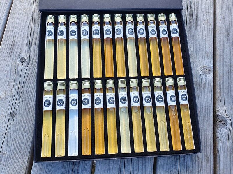 Buy wholesale Tasting box of 24 rums