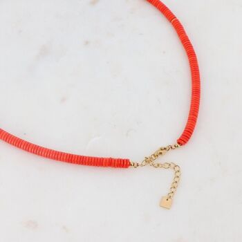 Collier Kenza doré avec perles rouges orangées et étoile au zircone rouge 4