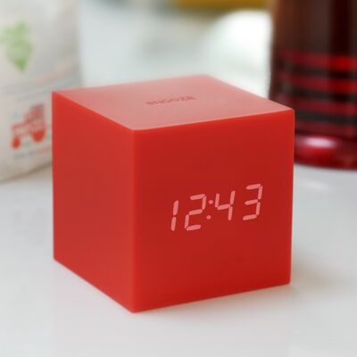 Gravity Cube Click Clock Red