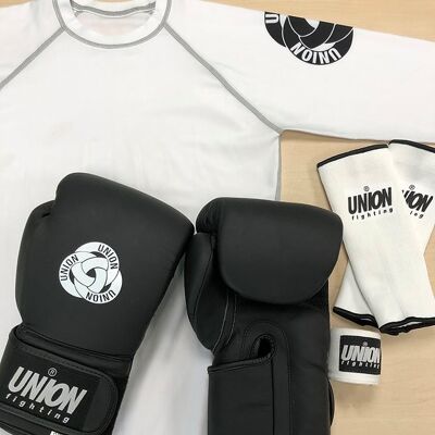 UNION fighting Muay Thai Premium Leather Boxing Glove Matt Black