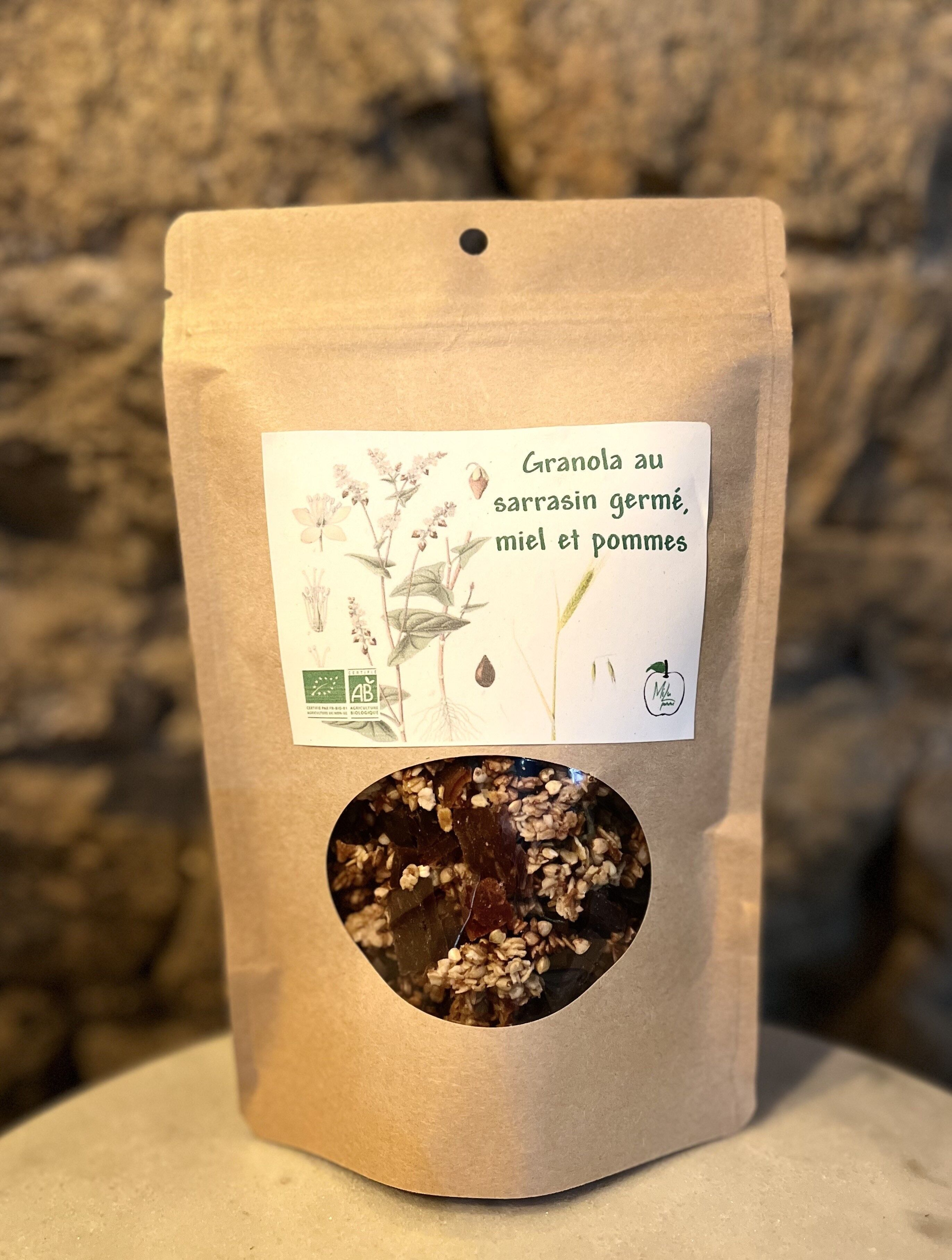 Granola with Sprouted Buckwheat, Honey & Apples