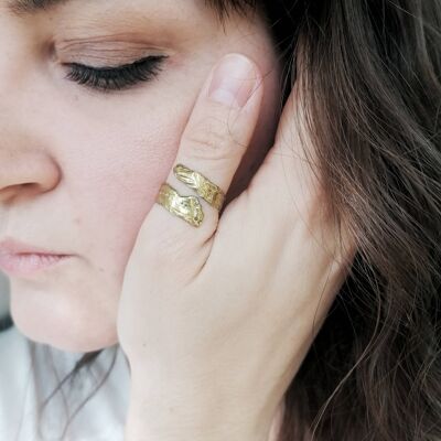 ANTIK Adjustable Golden Thumb Ring