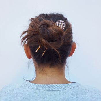 Honey Checker Hair Pin- épingle à cheveux en résine d’acétate à motif damier 1