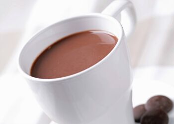 Mélange de chocolat blanc chaud au cacao