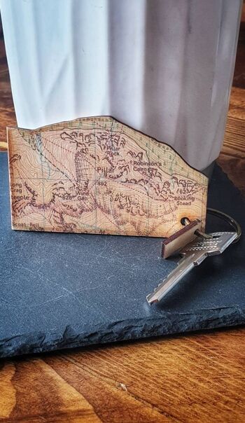 Porte-clés carte de montagne. Pillar Rock Map Keyfob, Lake District Gift, New Home Gift. Porte-clés carte en bois. 4