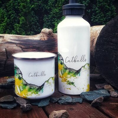 Tasse en céramique émaillée Catbells aquarelle. Cadeau de Lake District, tasse d'aventure de camping en plein air, tasse de pique-nique d'art de montagne.