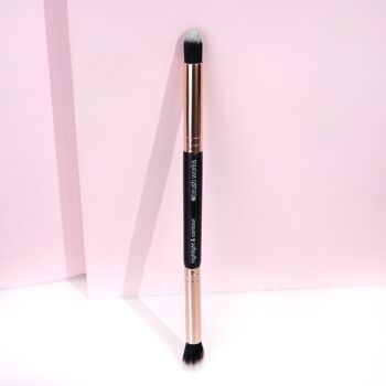 Brushworks Pinceau Highlight & Contour 2