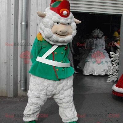 La mascota de la oveja blanca REDBROKOLY vestida con un traje navideño rojo / REDBROKO_05270