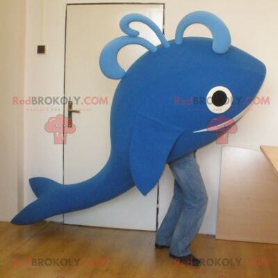 REDBROKOLY mascot shaped like a letter Z. Z uppercase blue and white / REDBROKO_05674