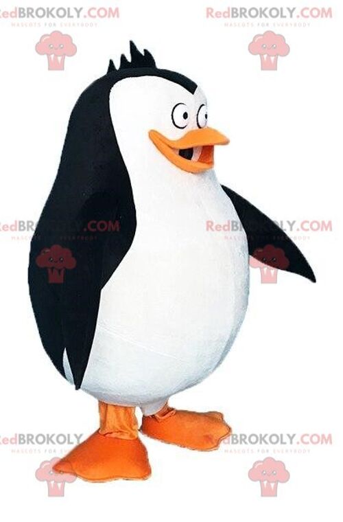 Penguin REDBROKOLY mascot from the film The penguins of Madagascar / REDBROKO_08898