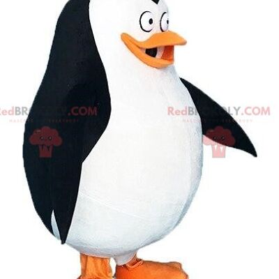 Penguin REDBROKOLY mascot from the film The penguins of Madagascar / REDBROKO_08898