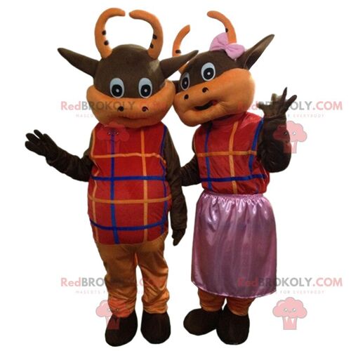 2 dressed cow REDBROKOLY mascots, farm costumes / REDBROKO_010338