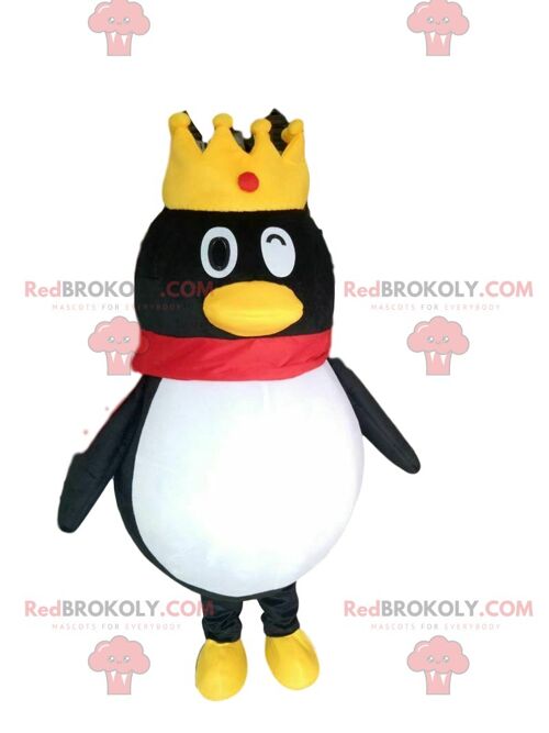2 penguin REDBROKOLY mascots with crowns, couple of penguins / REDBROKO_010368