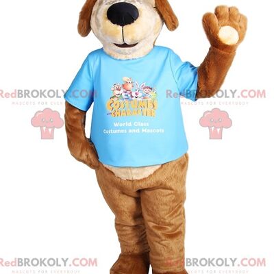 Fun brown bear REDBROKOLY mascot with his blue t-shirt / REDBROKO_011844