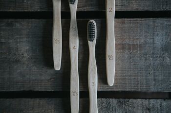 Brosse à dents en bambou adulte - paquet de 4 - poils ondulés - ferme 7