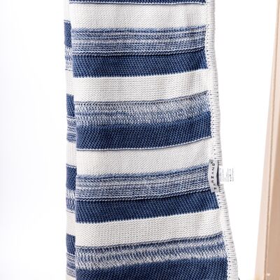 Memorabile coperta lavorata a maglia per neonati e bambini in merino/cotone, bianco-blu scandinavo