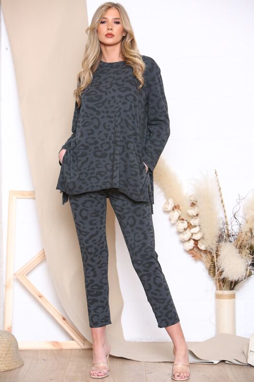 Charcoal comfortable lounge wear set with leopard pattern