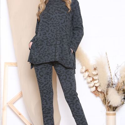 Charcoal comfortable lounge wear set with leopard pattern