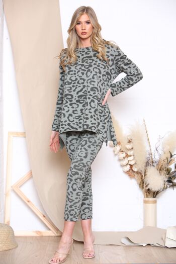 Ensemble loungewear confortable kaki à motif léopard 1